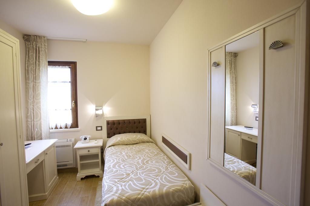 באסטיה אומברה Relais Villa Giulia חדר תמונה